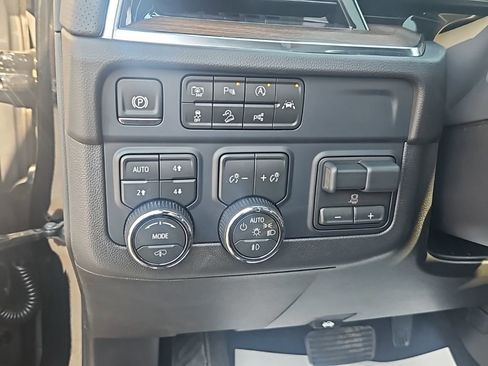 New 2026 Chevrolet Suburban High Country AWD/4WD image 11