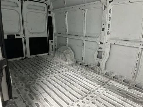 Used 2025 RAM ProMaster 2500 w/ Convenience Group image 11