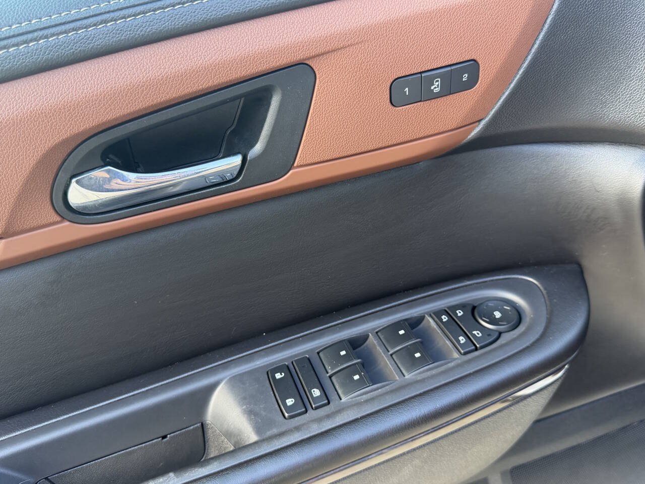 Used 2016 Chevrolet Traverse LTZ AWD/4WD image 22