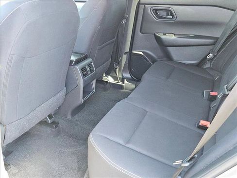 Used 2024 Nissan Rogue S FWD image 23