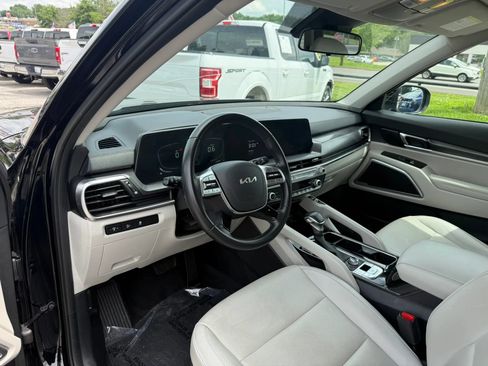 Used 2024 Kia Telluride S AWD/4WD image 17
