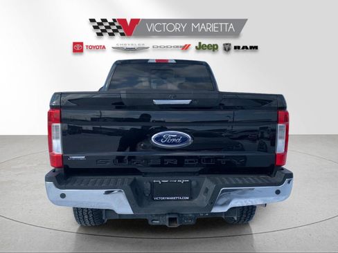 Used 2019 Ford F350 Lariat w/ Chrome Package image 4