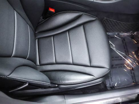 Used 2018 Mercedes-Benz C 300 4MATIC Sedan image 29