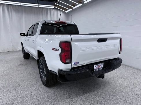 Used 2025 Chevrolet Colorado Z71 AWD/4WD image 4