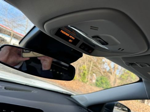 Certified 2025 Chevrolet Trax LS image 25