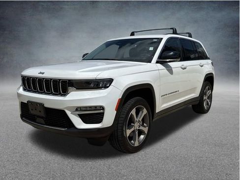 Used 2023 Jeep Grand Cherokee Limited AWD/4WD image 4