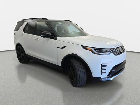 Certified 2024 Land Rover Discovery Metropolitan Edition image 3