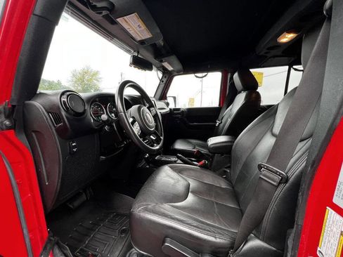 Used 2015 Jeep Wrangler Unlimited Sahara image 19