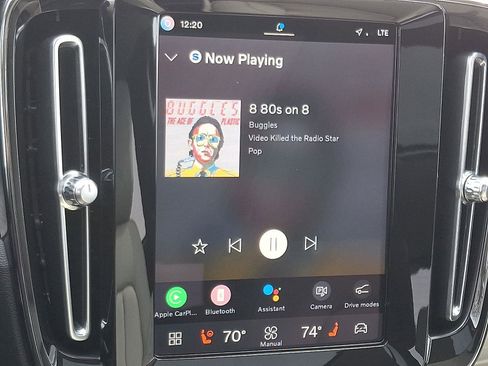 Certified 2023 Volvo XC40 B5 Plus w/ Protection Package Premier image 19