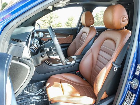 Certified 2020 Mercedes-Benz GLC 43 AMG 4MATIC image 20