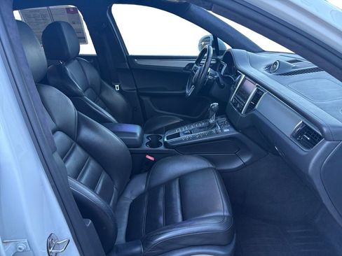 Used 2016 Porsche Macan Turbo image 17