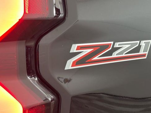 Used 2024 Chevrolet Colorado Z71 w/ Z71 Convenience Package 2 AWD/4WD image 39
