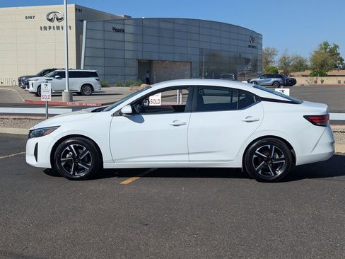 Certified 2025 Nissan Sentra SV image 3