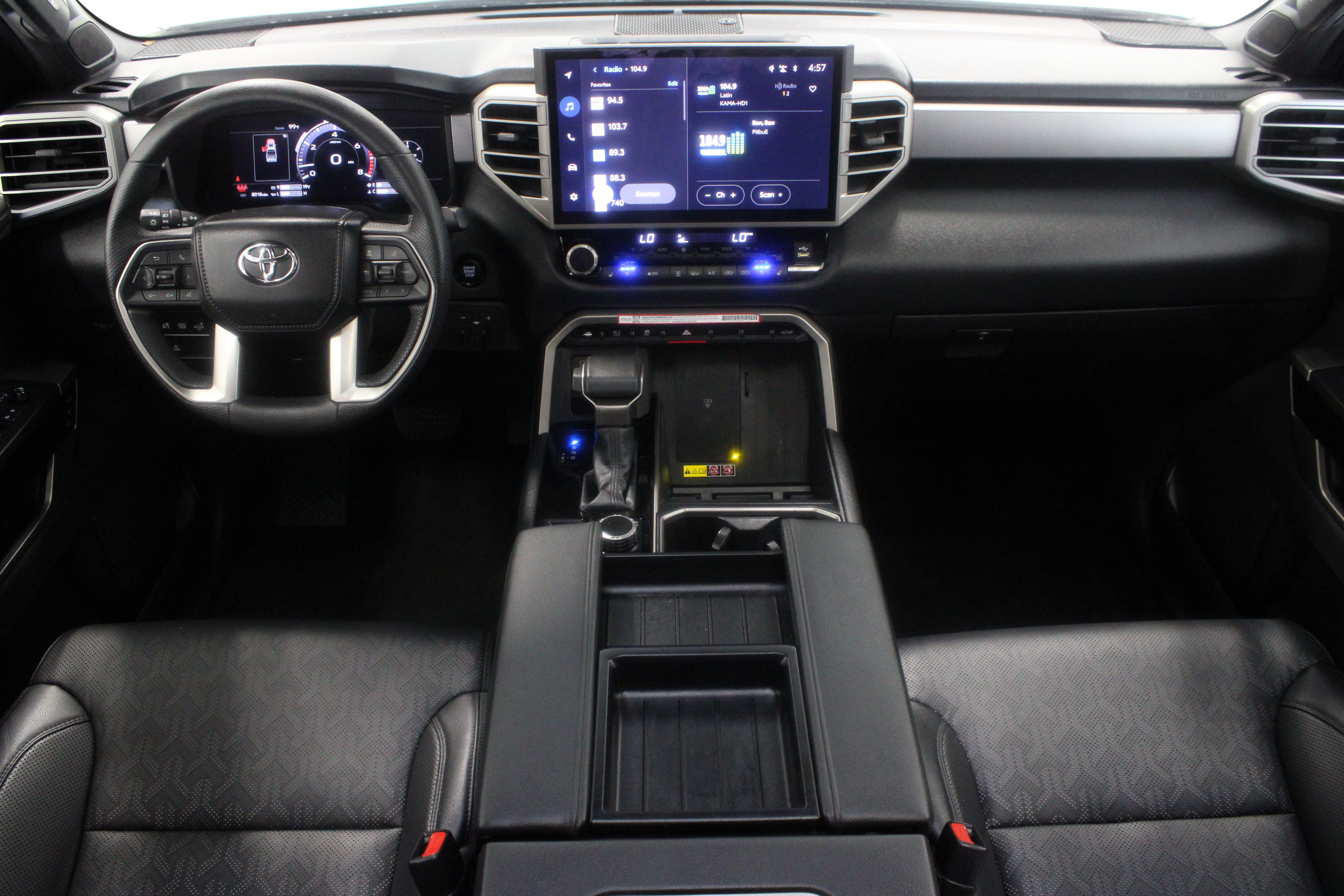 Used 2025 Toyota Tundra Limited AWD/4WD image 34