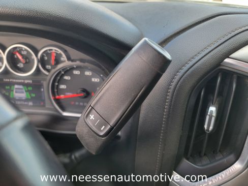 Used 2022 Chevrolet Silverado 2500 LT w/ Convenience Package image 24