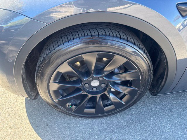 Used 2022 Tesla Model Y Long Range AWD/4WD image 39