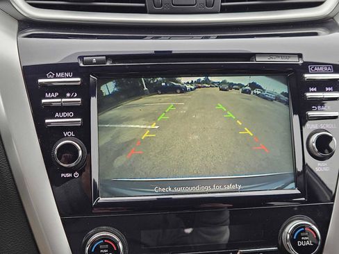 Used 2018 Nissan Murano SV image 18