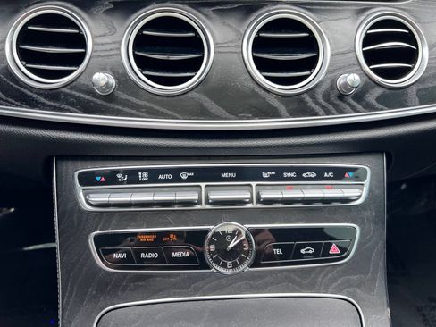 Used 2019 Mercedes-Benz E 300 image 41