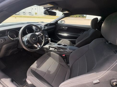 Used 2015 Ford Mustang Coupe RWD image 9