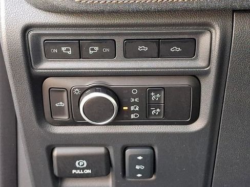 Used 2024 Ford F150 Lightning Lariat image 32