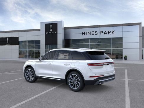 New 2026 Lincoln Corsair Premiere image 4