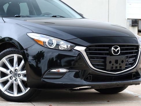 Used 2017 MAZDA MAZDA3 Touring image 18