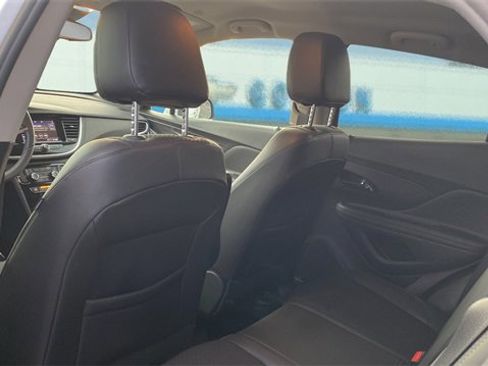 Used 2022 Buick Encore Preferred w/ Safety Package image 17