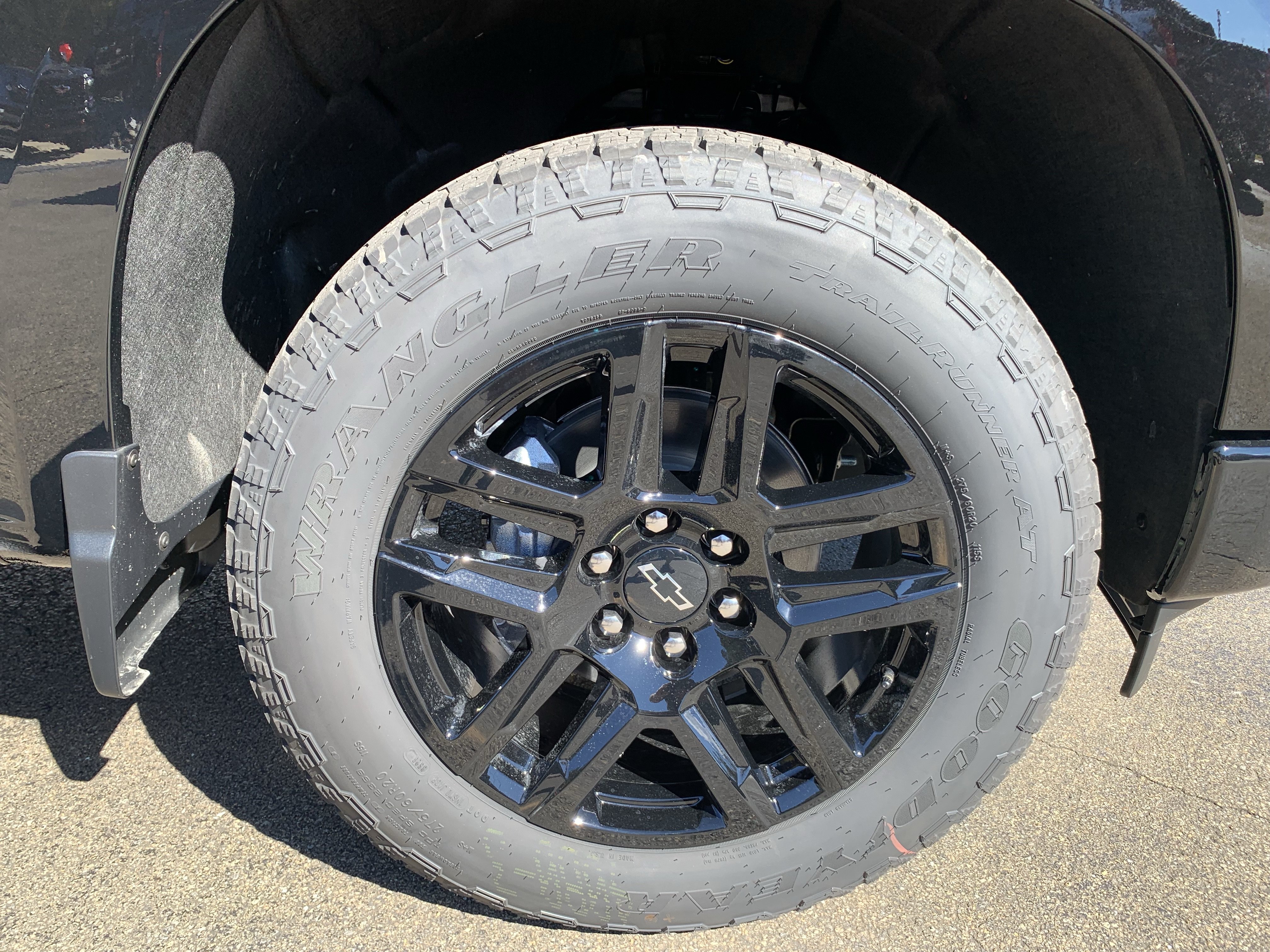 New 2026 Chevrolet Silverado 1500 Custom w/ Turbomax Blackout Package AWD/4WD image 24
