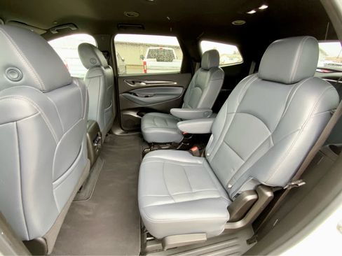 Used 2022 Buick Enclave Premium image 23