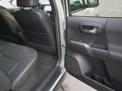 Certified 2023 Toyota Tacoma TRD Off-Road image 16