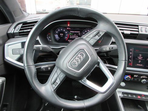 Used 2020 Audi Q3 2.0T Premium Plus image 34