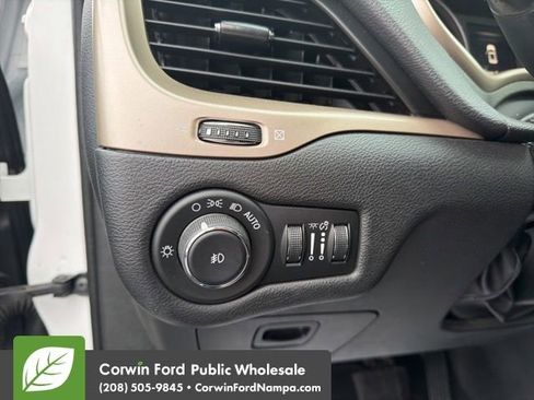 Used 2017 Jeep Cherokee Latitude image 14