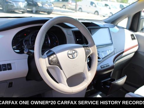 Used 2014 Toyota Sienna XLE w/ XLE Premium Package FWD image 18