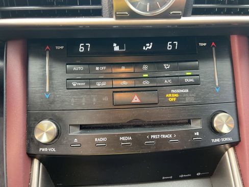 Used 2018 Lexus IS 300 image 12