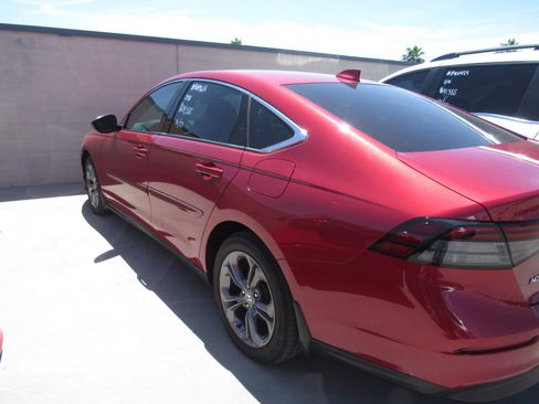 Used 2023 Honda Accord EX image 4