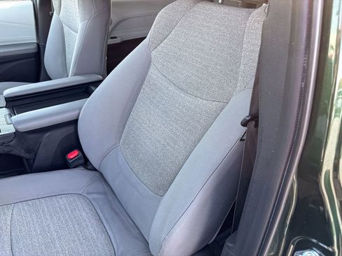 Certified 2025 Toyota Sienna LE image 21