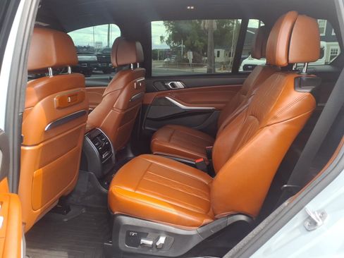 Used 2025 BMW X7 xDrive40i w/ M Sport Package image 27