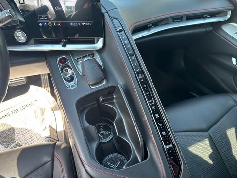 Used 2023 Chevrolet Corvette Stingray w/ Z51 Performance Package image 17