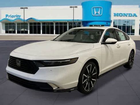 Used 2025 Honda Accord Touring image 1