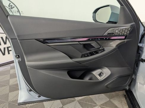 New 2027 BMW 550e xDrive AWD/4WD image 16
