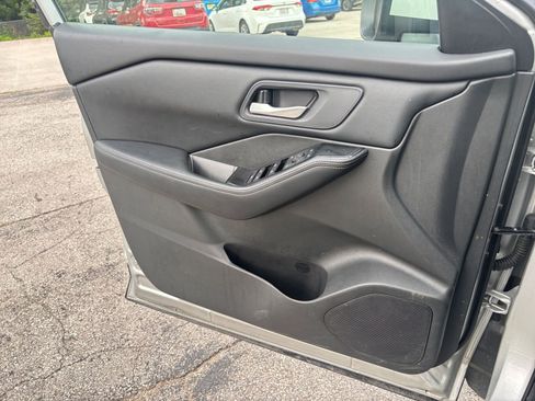 Used 2025 Nissan Rogue SV AWD/4WD image 18