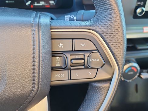 Used 2025 Toyota Tacoma TRD Off-Road image 13