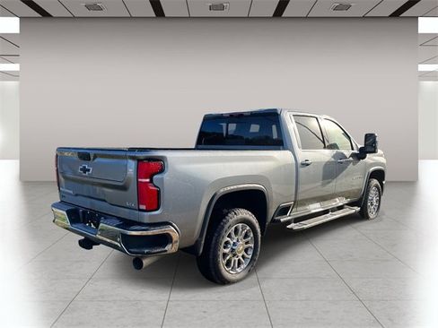 Used 2025 Chevrolet Silverado 2500 LTZ w/ LTZ Convenience Package image 3