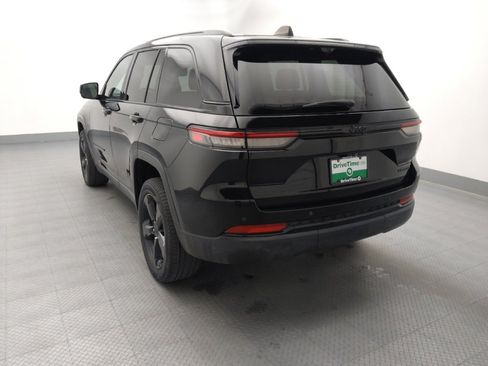 Used 2023 Jeep Grand Cherokee Limited w/ Luxury Tech Group II RWD image 6