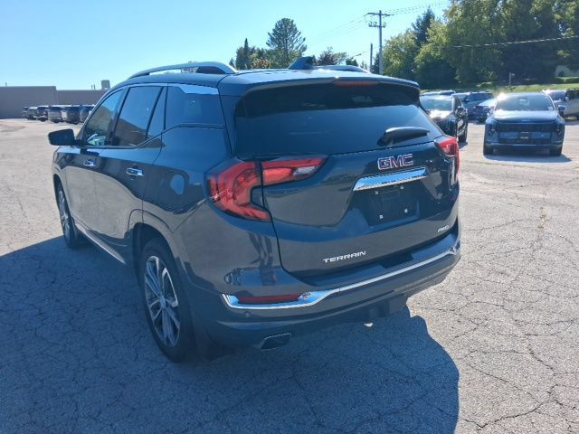 Used 2020 GMC Terrain Denali w/ Denali Premium Package AWD/4WD image 7