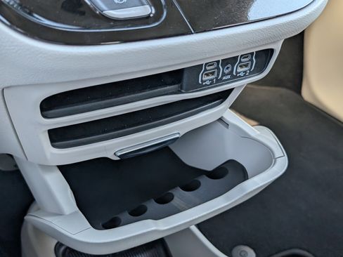 Used 2024 Chrysler Voyager LX FWD image 18
