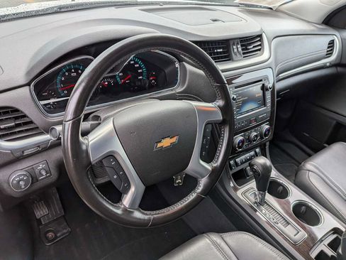 Used 2017 Chevrolet Traverse LT AWD/4WD image 2