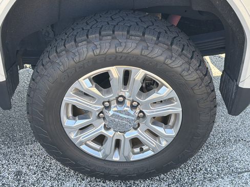 Used 2020 GMC Sierra 2500 Denali w/ Denali Ultimate Package AWD/4WD image 14