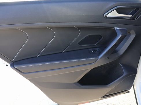 Used 2023 Volkswagen Tiguan SE R-Line image 26