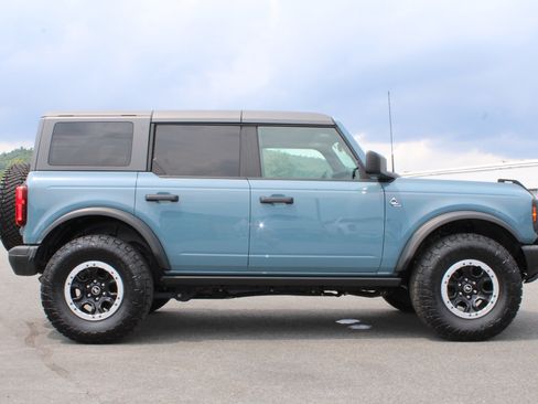 Used 2023 Ford Bronco Black Diamond w/ Sasquatch Package AWD/4WD image 6